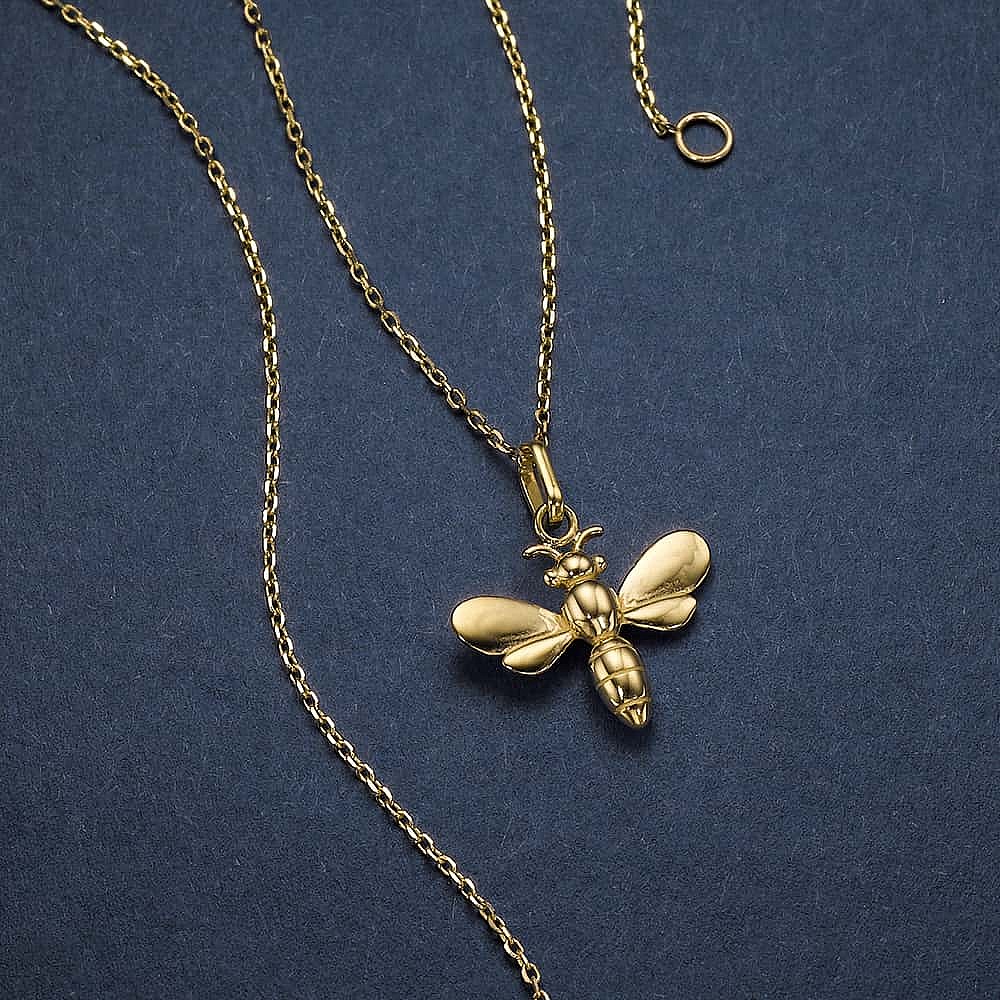 pia bee necklace