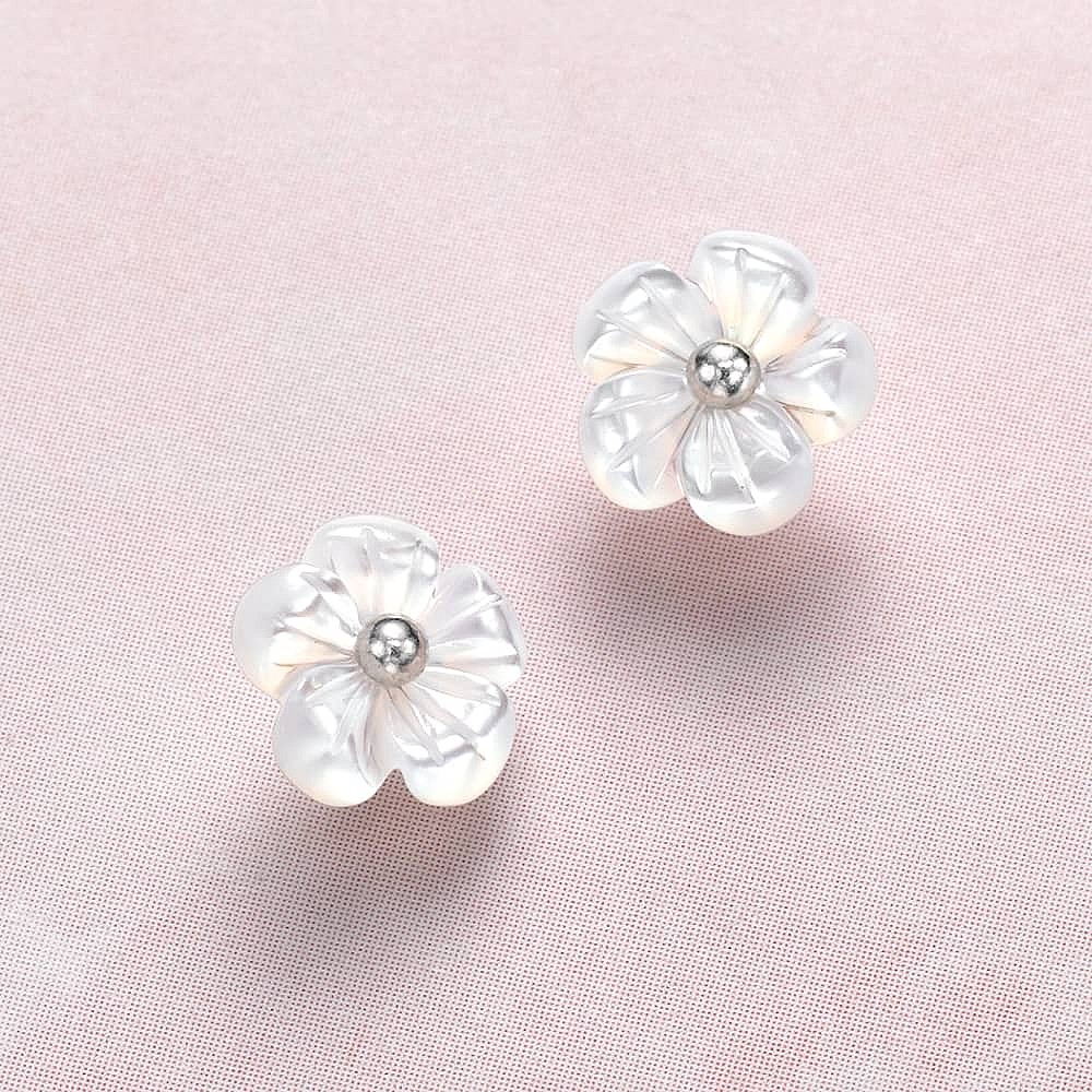 Mother of Pearl Color Blossom Stud Earrings Square White