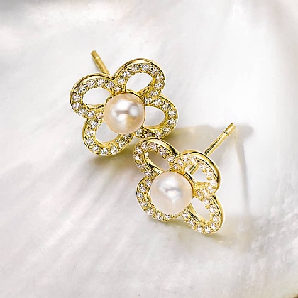Poised Petals Stud Earrings